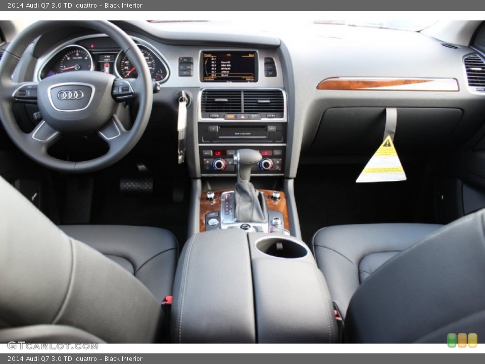 Black Interior Dashboard for the 2014 Audi Q7 3.0 TDI quattro #85640959