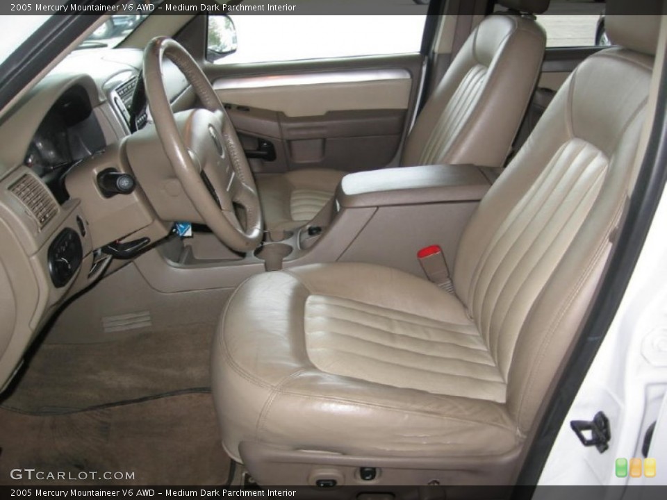 Medium Dark Parchment Interior Photo for the 2005 Mercury Mountaineer V6 AWD #85647911