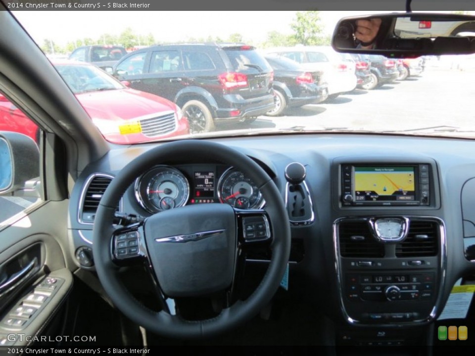 S Black Interior Dashboard for the 2014 Chrysler Town & Country S #85715116