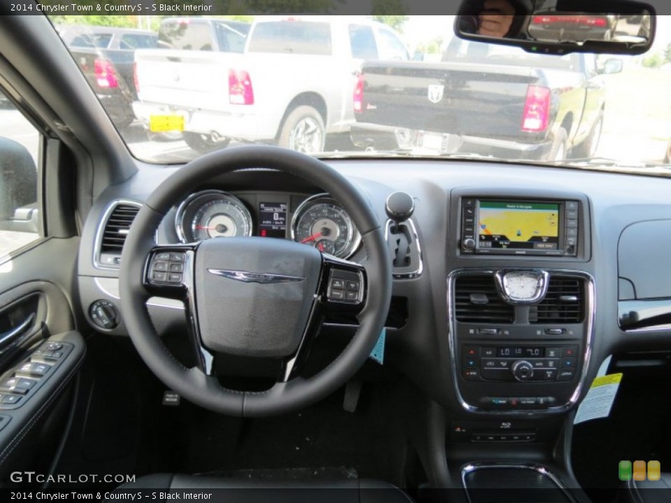 S Black Interior Dashboard for the 2014 Chrysler Town & Country S #85715383