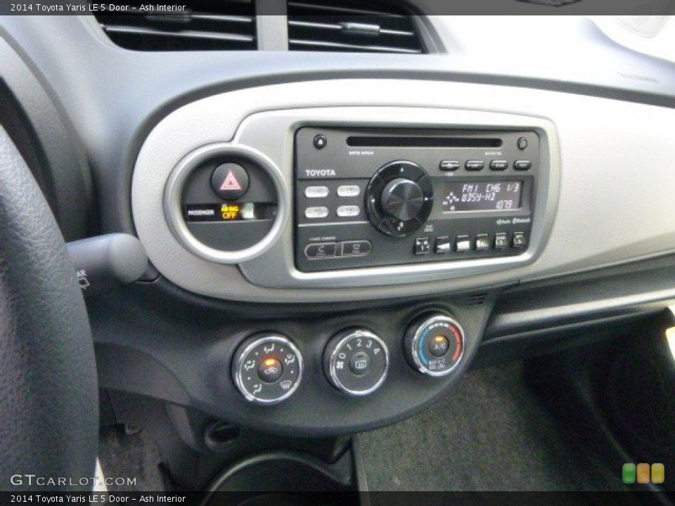 Ash Interior Controls for the 2014 Toyota Yaris LE 5 Door #85720384