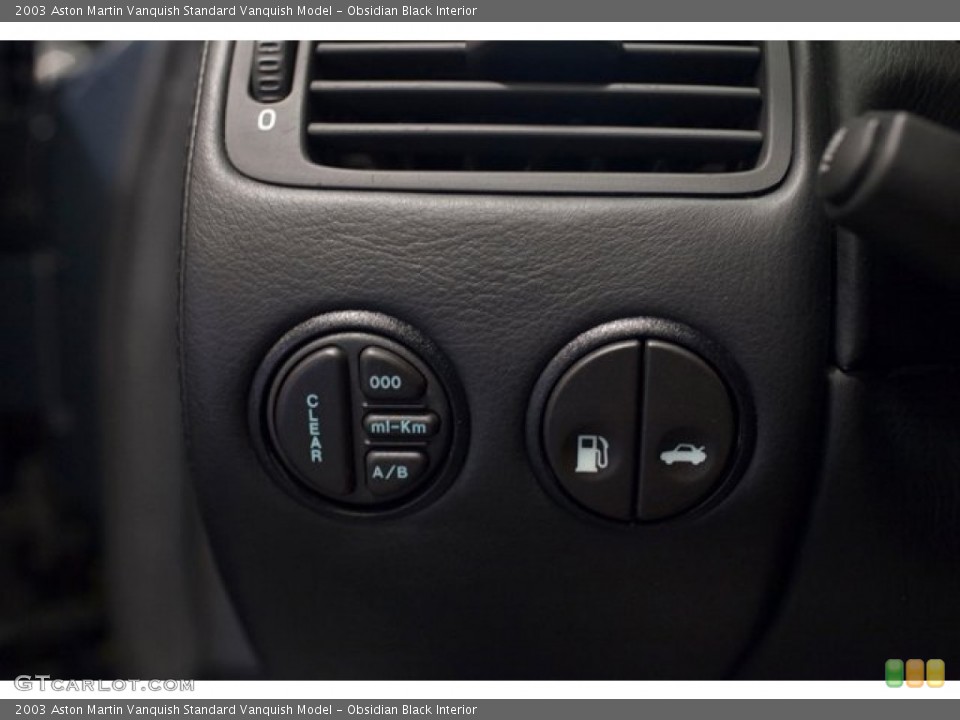 Obsidian Black Interior Controls for the 2003 Aston Martin Vanquish  #85722967
