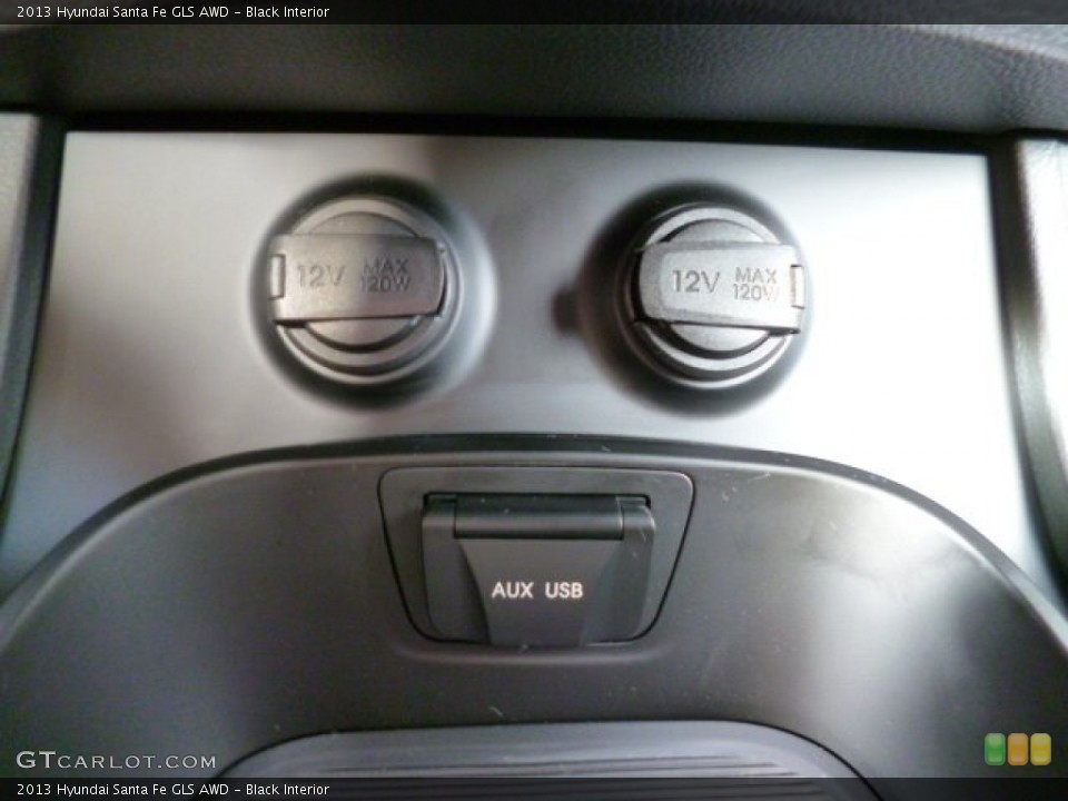 Black Interior Controls for the 2013 Hyundai Santa Fe GLS AWD #85745802