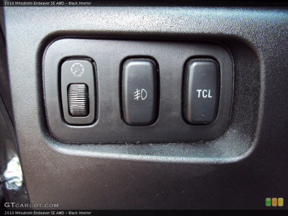 Black Interior Controls for the 2010 Mitsubishi Endeavor SE AWD #85789429