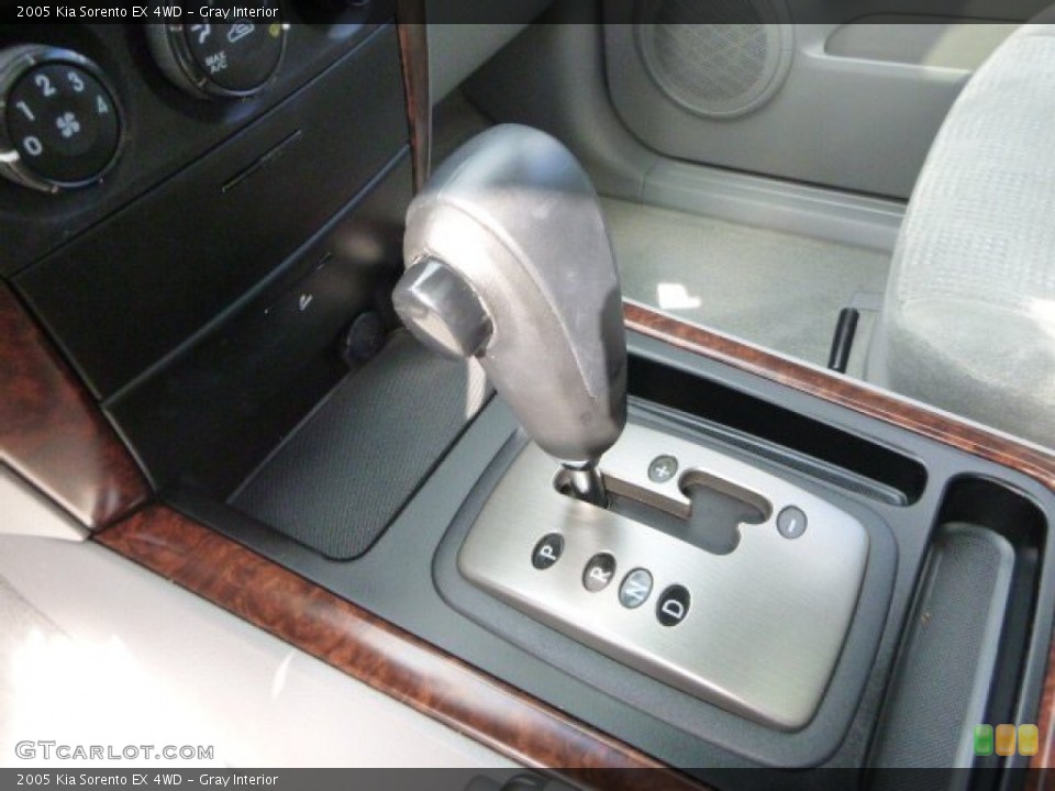 Gray Interior Transmission for the 2005 Kia Sorento EX 4WD #85800391
