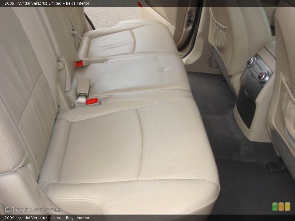 Beige Interior Rear Seat for the 2009 Hyundai Veracruz Limited #85811734