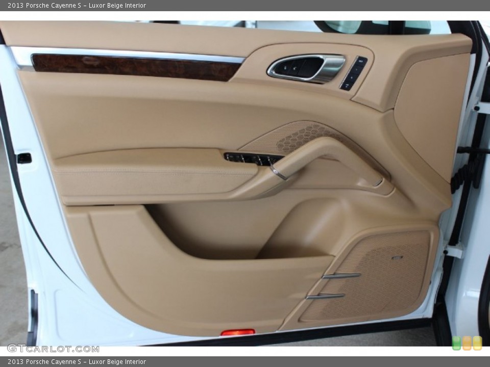 Luxor Beige Interior Door Panel for the 2013 Porsche Cayenne S #85836574