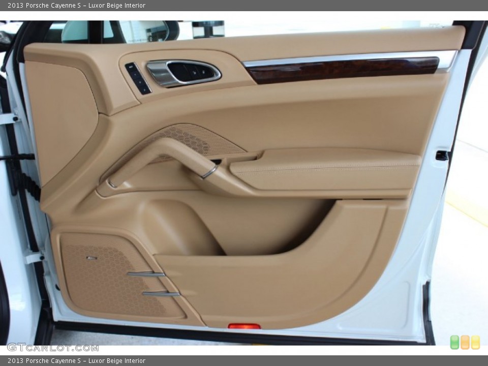 Luxor Beige Interior Door Panel for the 2013 Porsche Cayenne S #85837375