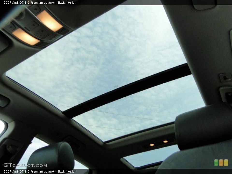 Black Interior Sunroof for the 2007 Audi Q7 3.6 Premium quattro #85887139