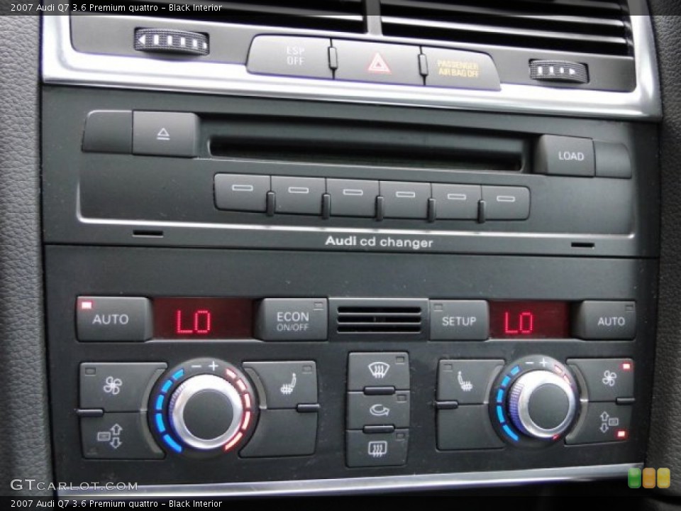 Black Interior Controls for the 2007 Audi Q7 3.6 Premium quattro #85887209