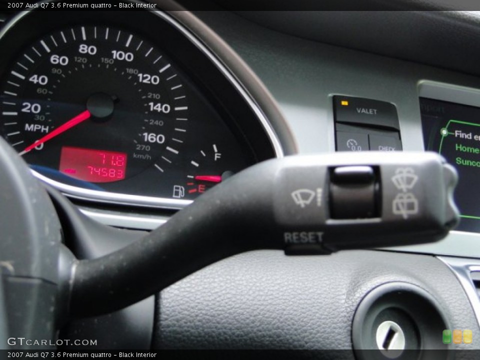 Black Interior Controls for the 2007 Audi Q7 3.6 Premium quattro #85887280