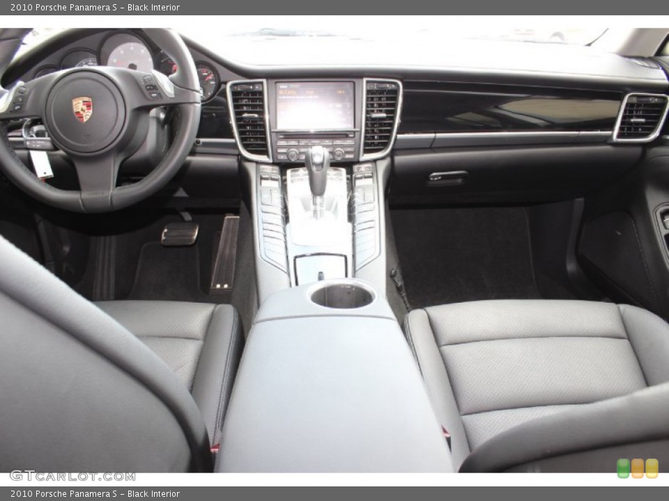 Black Interior Dashboard for the 2010 Porsche Panamera S #85900194