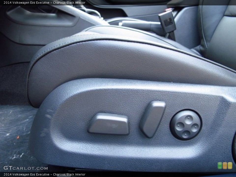 Charcoal/Black Interior Controls for the 2014 Volkswagen Eos Executive #85917426