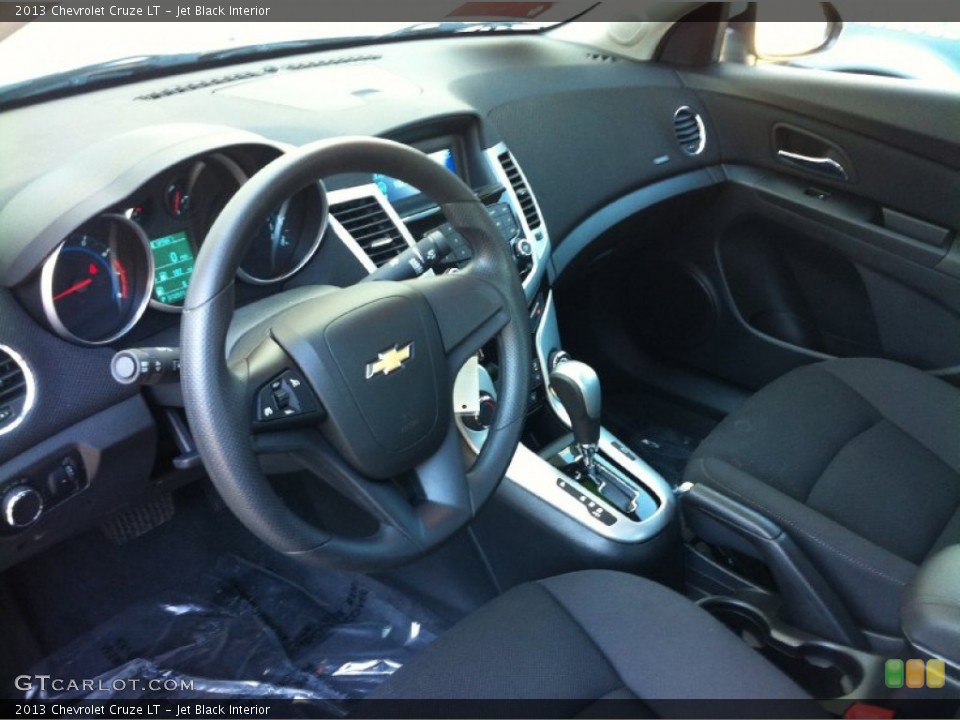 Jet Black 2013 Chevrolet Cruze Interiors