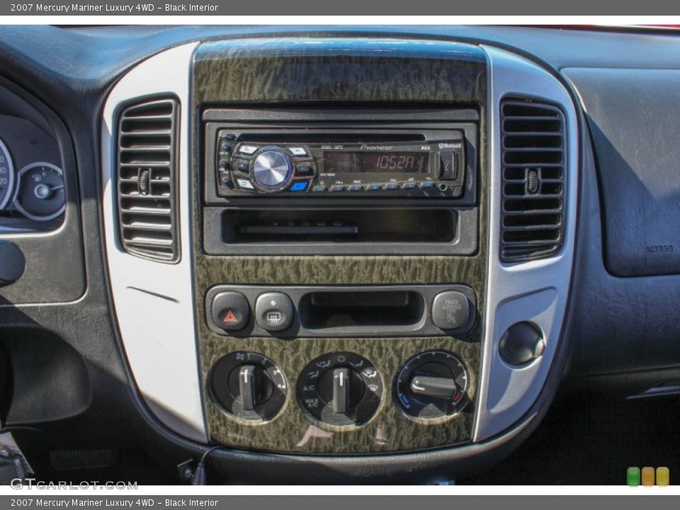 Black Interior Controls for the 2007 Mercury Mariner Luxury 4WD #85944231