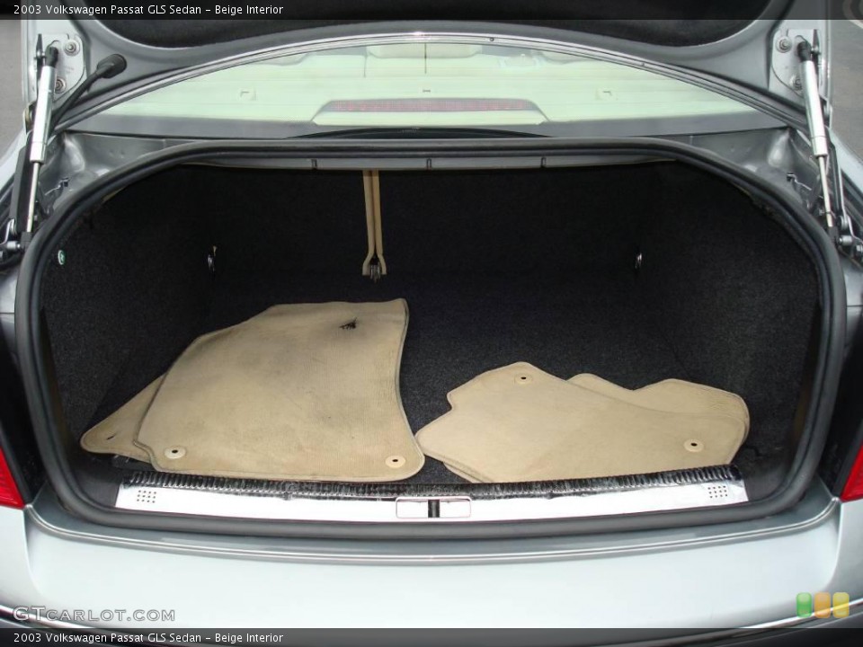 Beige Interior Trunk for the 2003 Volkswagen Passat GLS Sedan #8601019