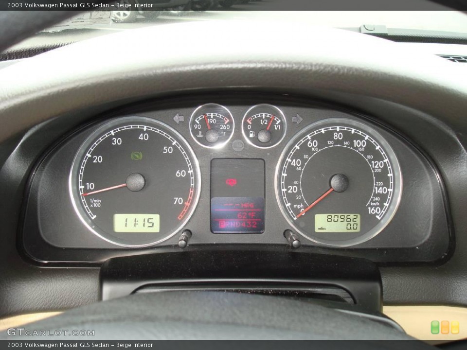 Beige Interior Gauges for the 2003 Volkswagen Passat GLS Sedan #8601064