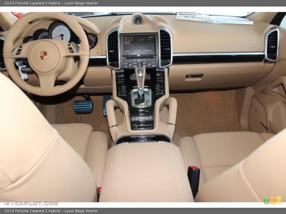 Luxor Beige Interior Dashboard for the 2014 Porsche Cayenne S Hybrid #86092324
