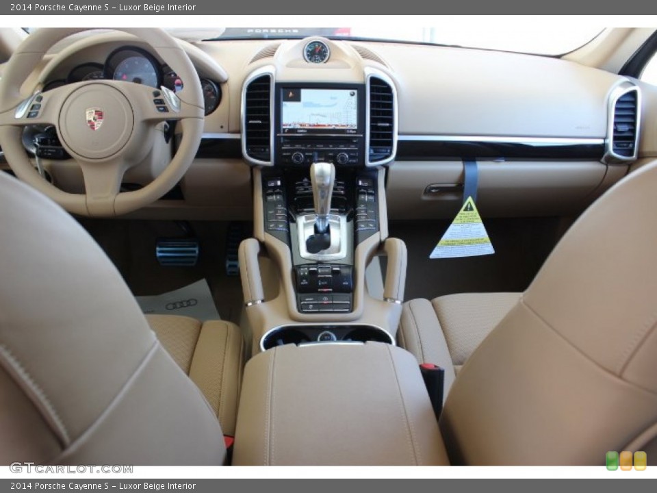 Luxor Beige Interior Dashboard for the 2014 Porsche Cayenne S #86127354