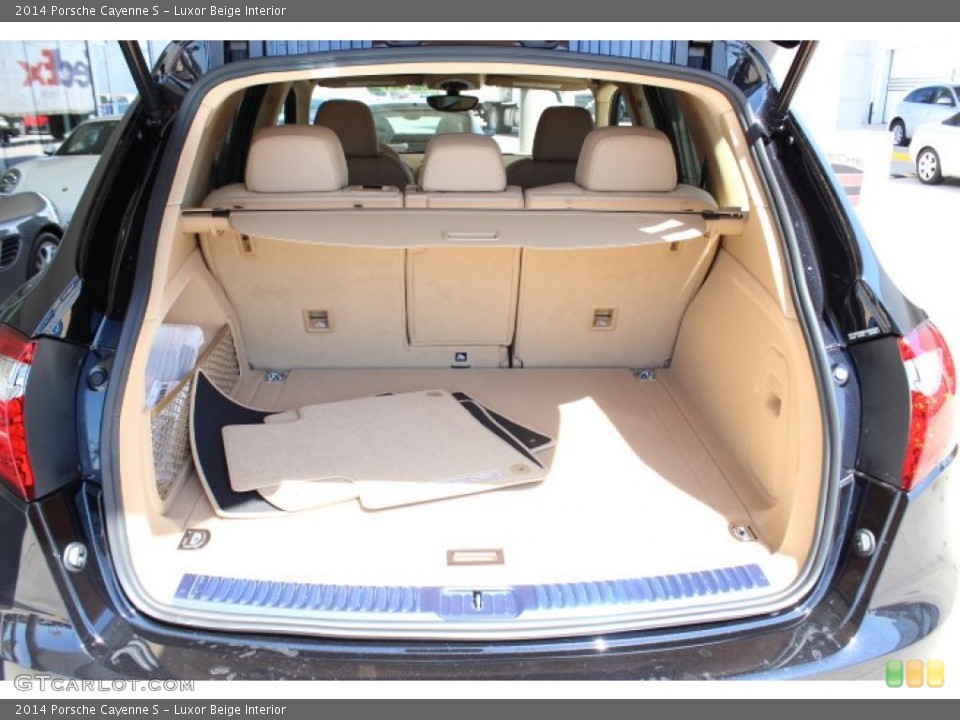 Luxor Beige Interior Trunk for the 2014 Porsche Cayenne S #86127399