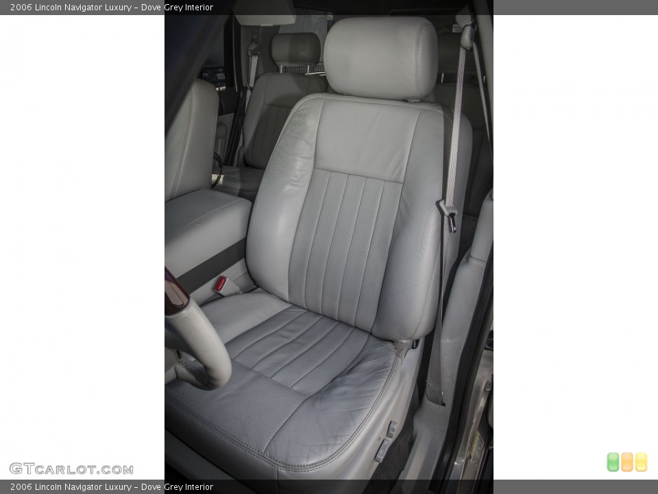 Dove Grey 2006 Lincoln Navigator Interiors