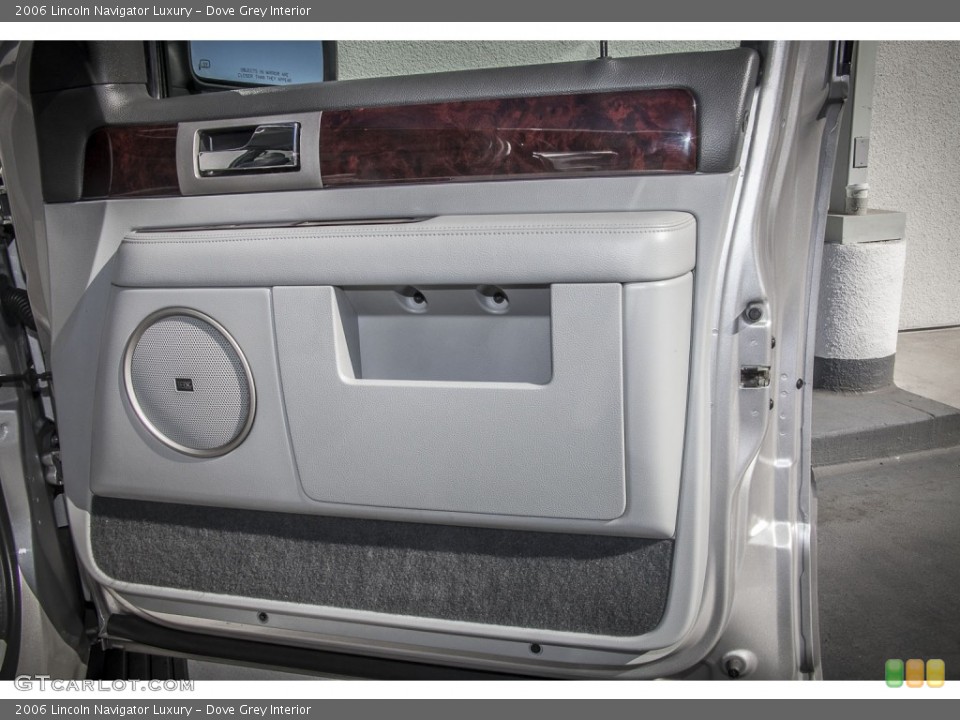 Dove Grey Interior Door Panel for the 2006 Lincoln Navigator Luxury #86128356