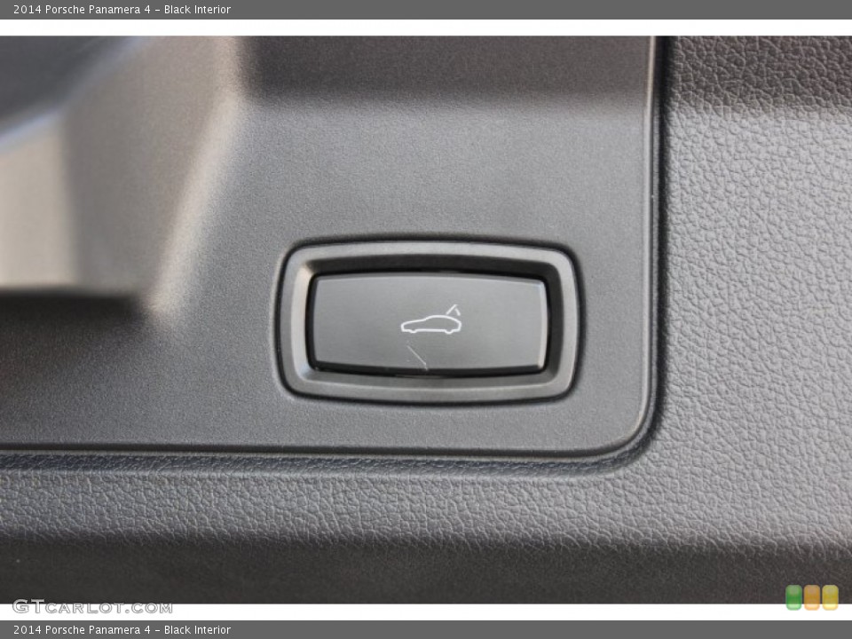Black Interior Controls for the 2014 Porsche Panamera 4 #86130132