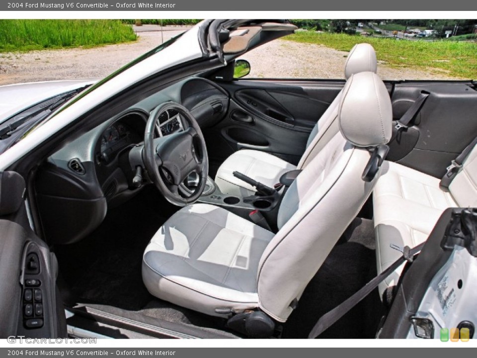 Oxford White Interior Photo for the 2004 Ford Mustang V6 Convertible #86142192
