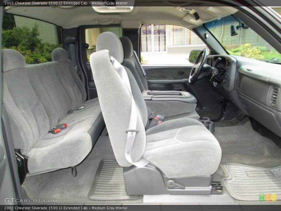 Medium Gray Interior Photo for the 2003 Chevrolet Silverado 1500 LS Extended Cab #86147574