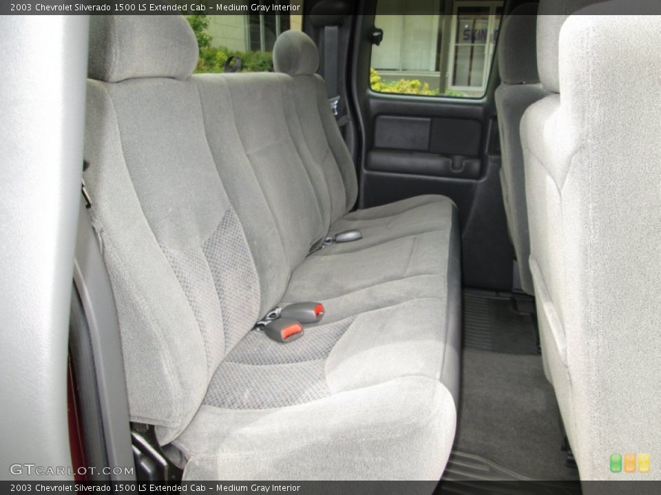Medium Gray Interior Rear Seat for the 2003 Chevrolet Silverado 1500 LS Extended Cab #86147670
