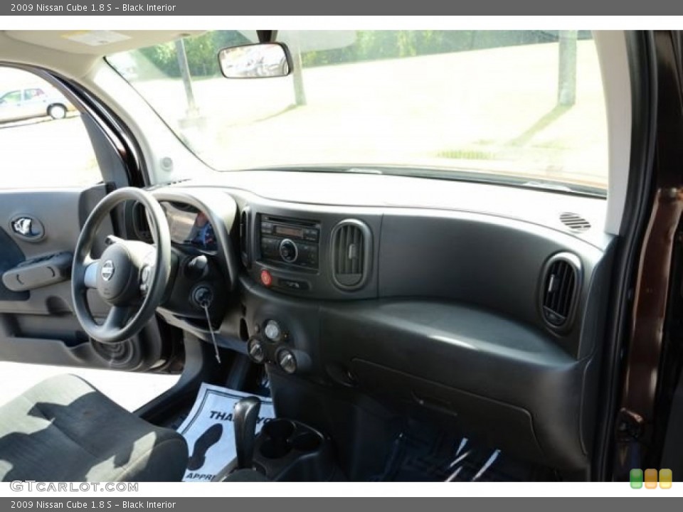 Black Interior Dashboard for the 2009 Nissan Cube 1.8 S #86161556