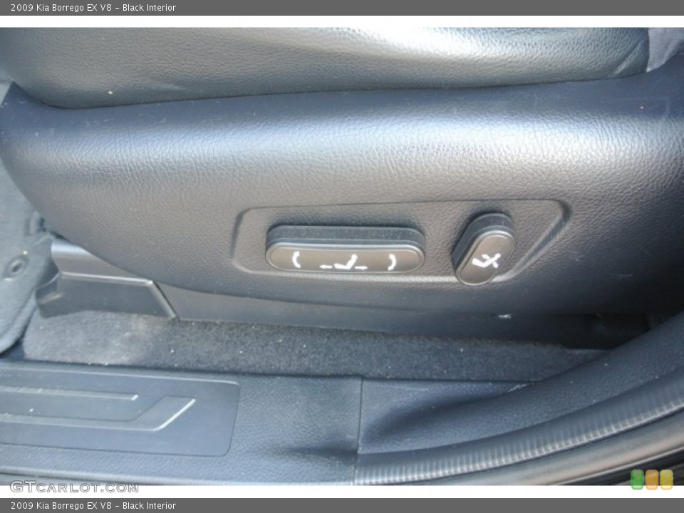 Black Interior Controls for the 2009 Kia Borrego EX V8 #86185417