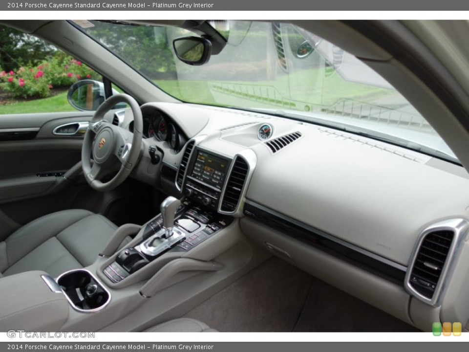 Platinum Grey Interior Dashboard for the 2014 Porsche Cayenne  #86194988