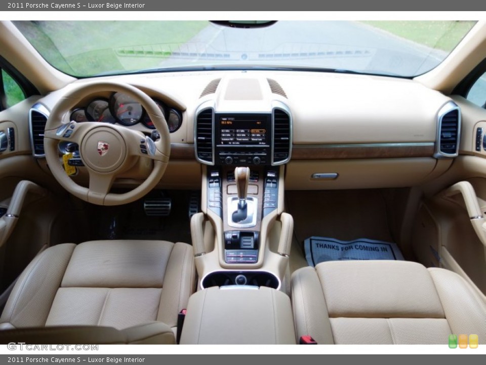 Luxor Beige Interior Dashboard for the 2011 Porsche Cayenne S #86195357