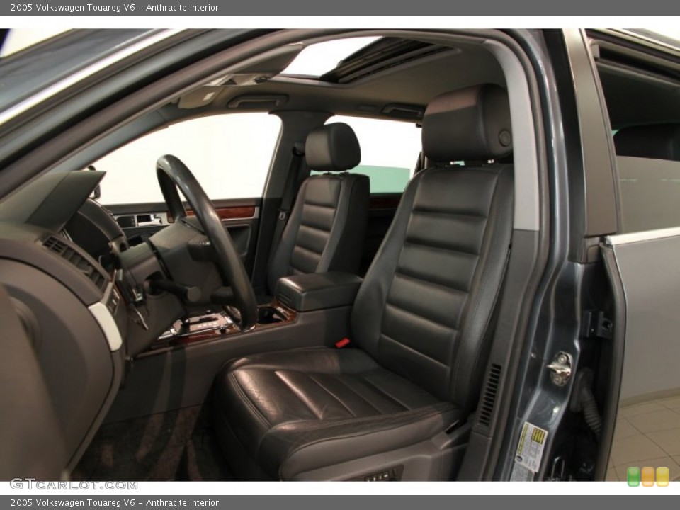Anthracite Interior Photo for the 2005 Volkswagen Touareg V6 #86196440