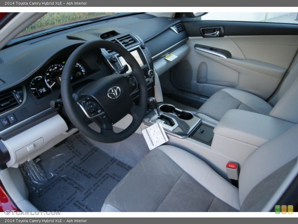 Ash Interior Photo for the 2014 Toyota Camry Hybrid XLE #86199068