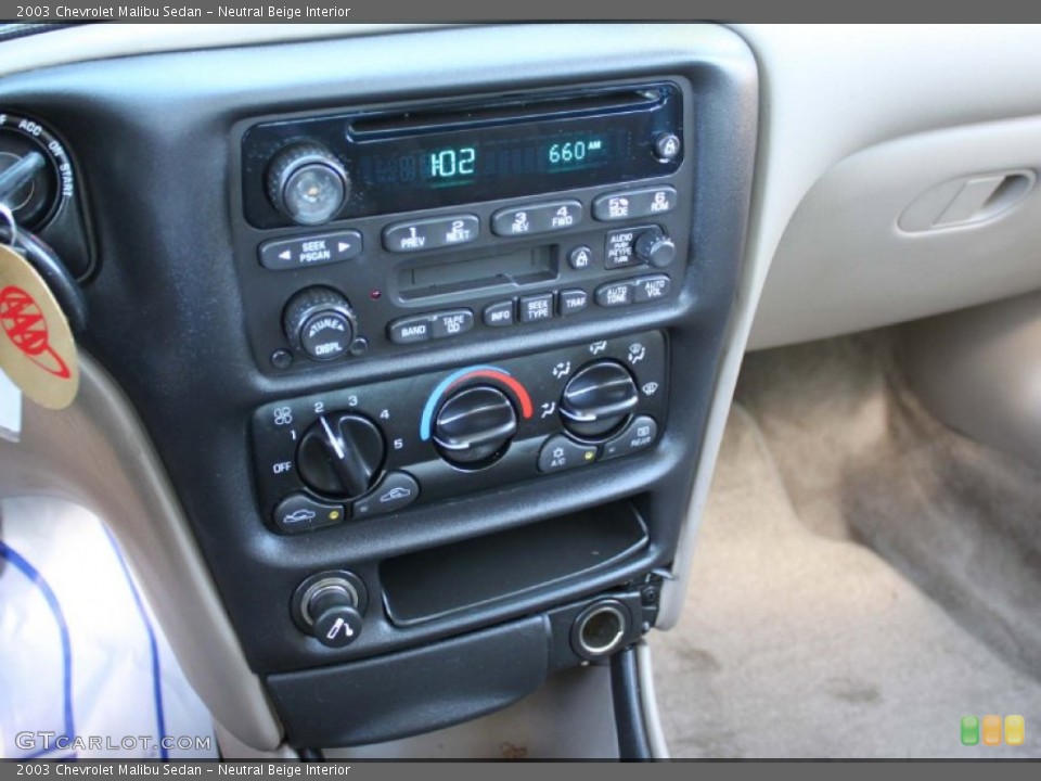 Neutral Beige Interior Controls for the 2003 Chevrolet Malibu Sedan #86203055