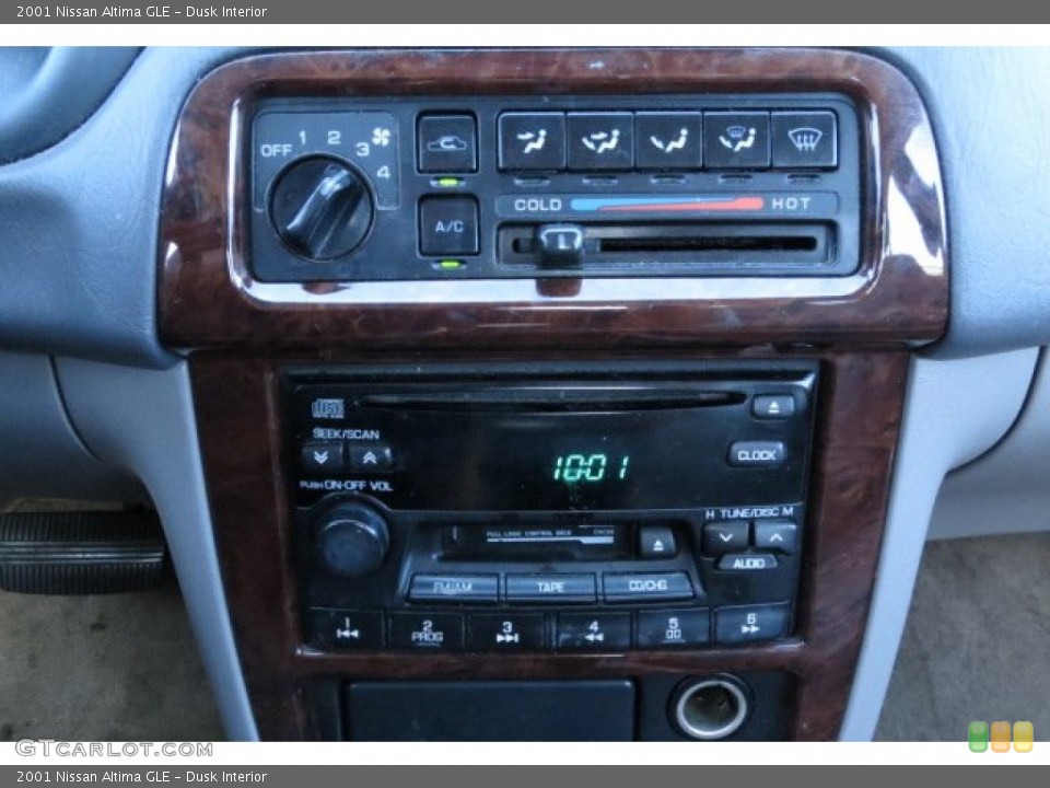 Dusk Interior Controls for the 2001 Nissan Altima GLE #86218760