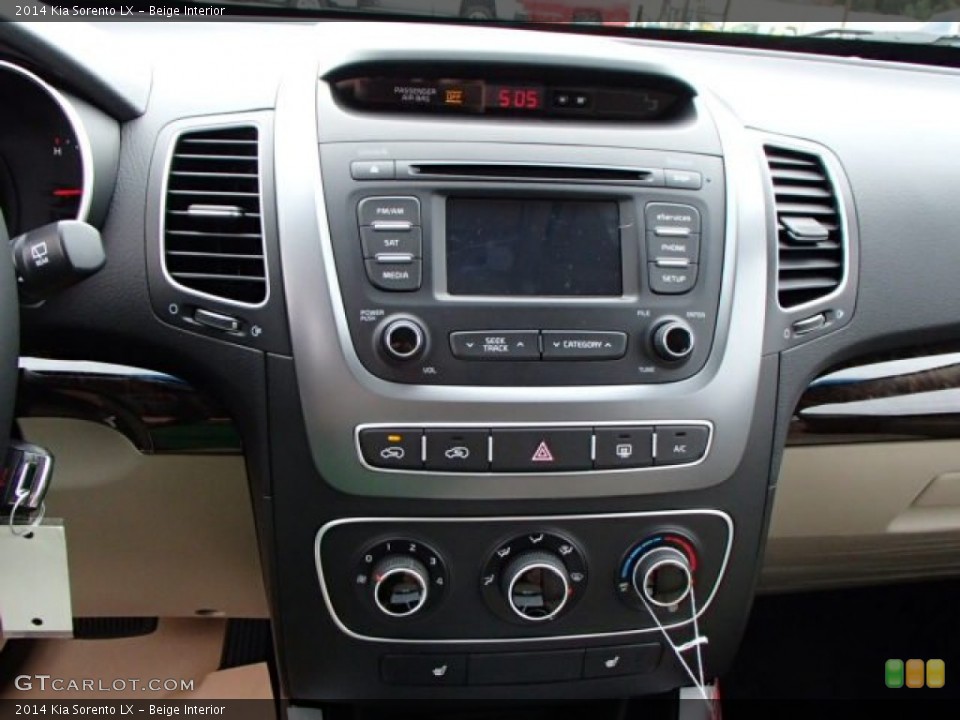 Beige Interior Controls for the 2014 Kia Sorento LX #86295387