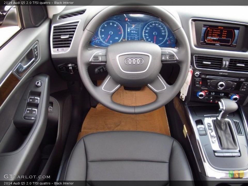 Black Interior Dashboard for the 2014 Audi Q5 2.0 TFSI quattro #86296684