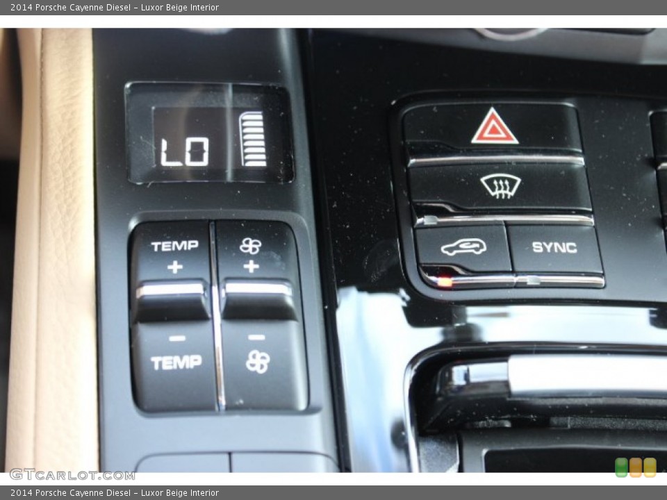 Luxor Beige Interior Controls for the 2014 Porsche Cayenne Diesel #86337745
