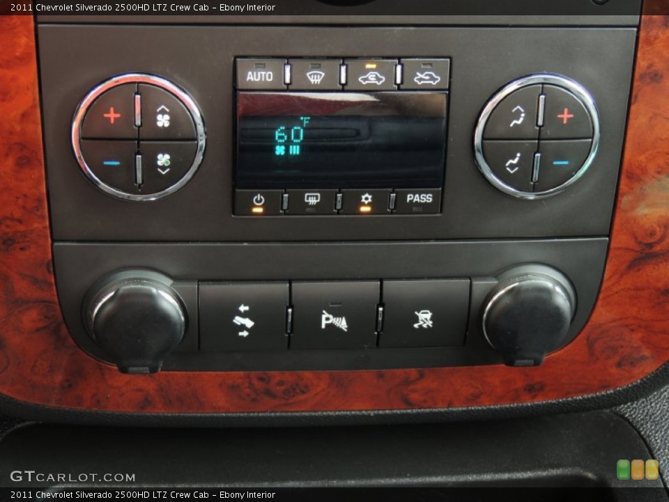 Ebony Interior Controls for the 2011 Chevrolet Silverado 2500HD LTZ Crew Cab #86342548