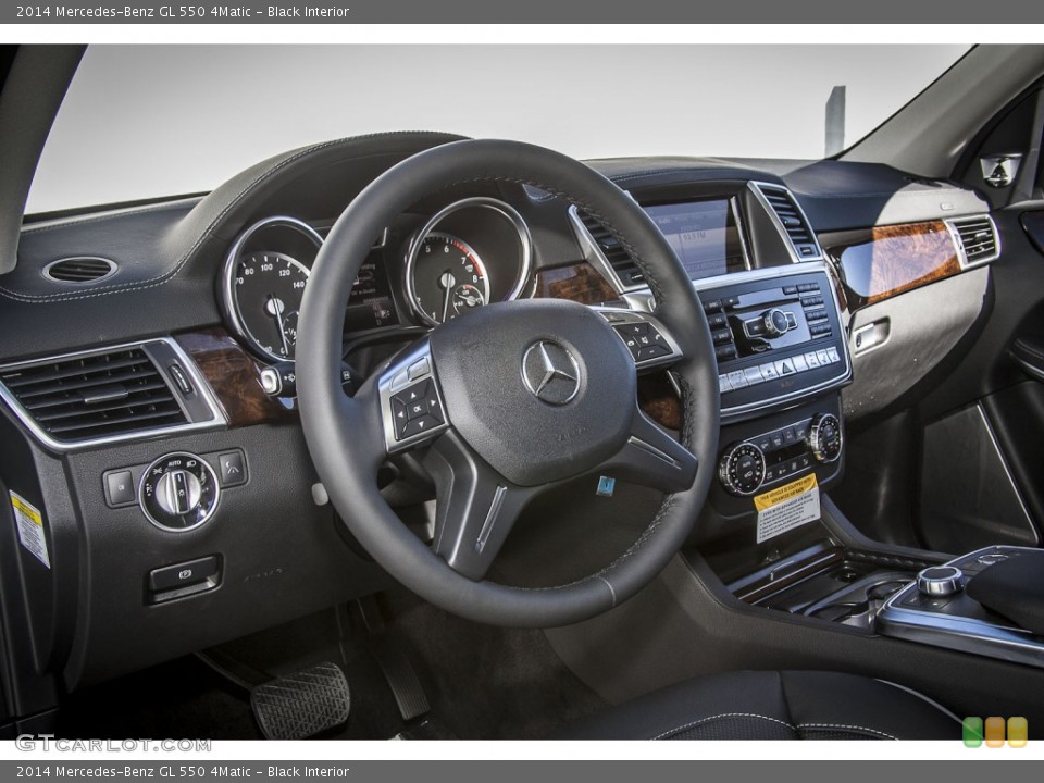 Black Interior Dashboard for the 2014 Mercedes-Benz GL 550 4Matic #86348353
