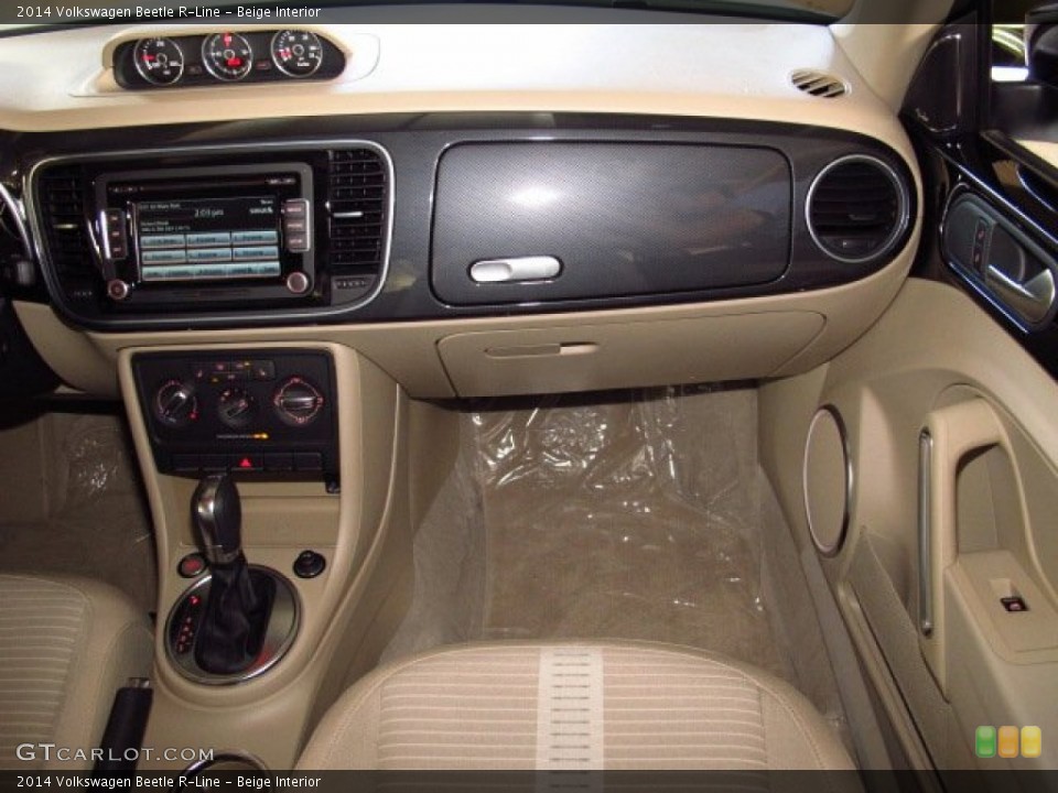 Beige Interior Dashboard for the 2014 Volkswagen Beetle R-Line #86356836