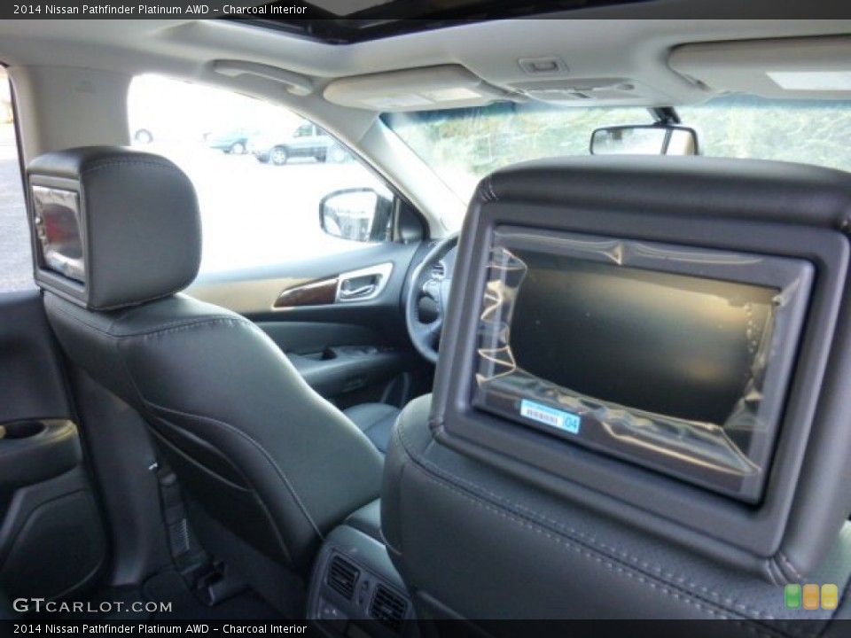 Charcoal Interior Entertainment System for the 2014 Nissan Pathfinder Platinum AWD #86370078