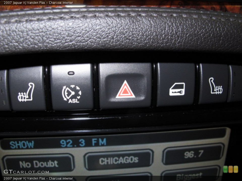 Charcoal Interior Controls for the 2007 Jaguar XJ Vanden Plas #86373237