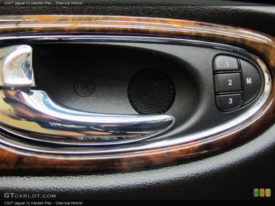 Charcoal Interior Controls for the 2007 Jaguar XJ Vanden Plas #86373573