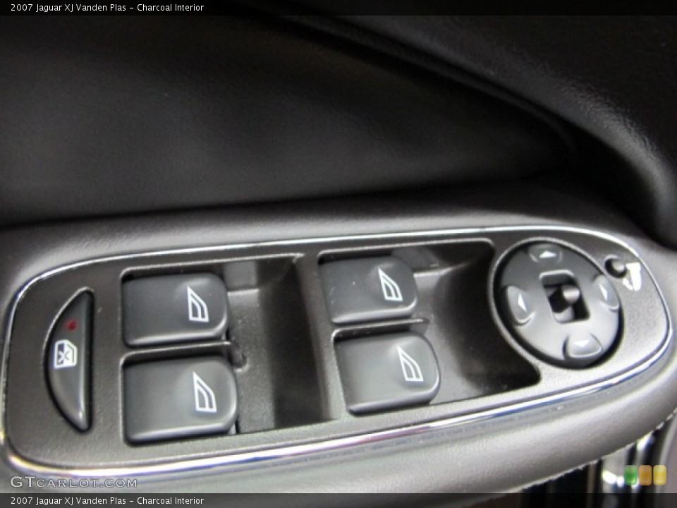 Charcoal Interior Controls for the 2007 Jaguar XJ Vanden Plas #86373597