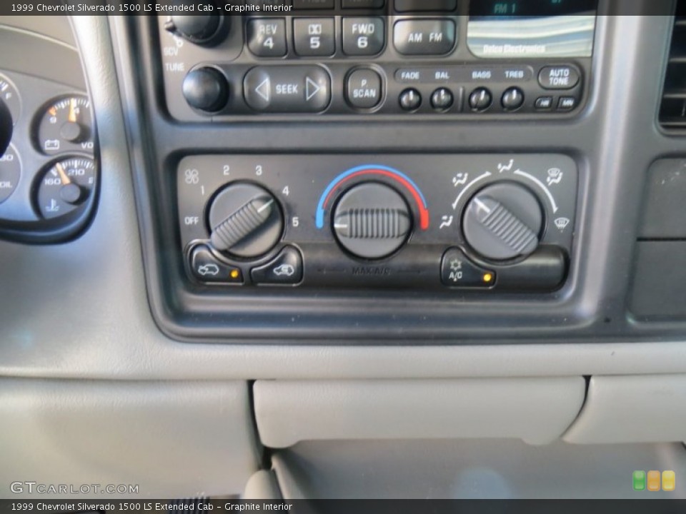 Graphite Interior Controls for the 1999 Chevrolet Silverado 1500 LS Extended Cab #86410466