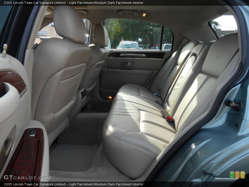 Light Parchment/Medium Dark Parchment Interior Rear Seat for the 2005 Lincoln Town Car Signature Limited #86424098